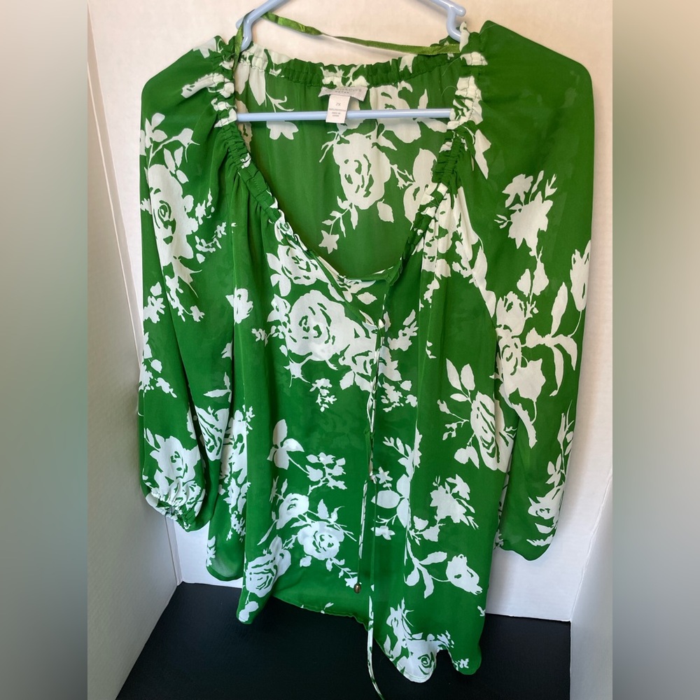 Green with white flower print  loose, comfortable tie front tunic top